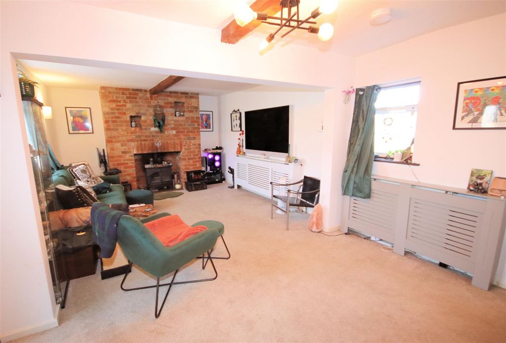 Property photo 3 of 17 Living Room