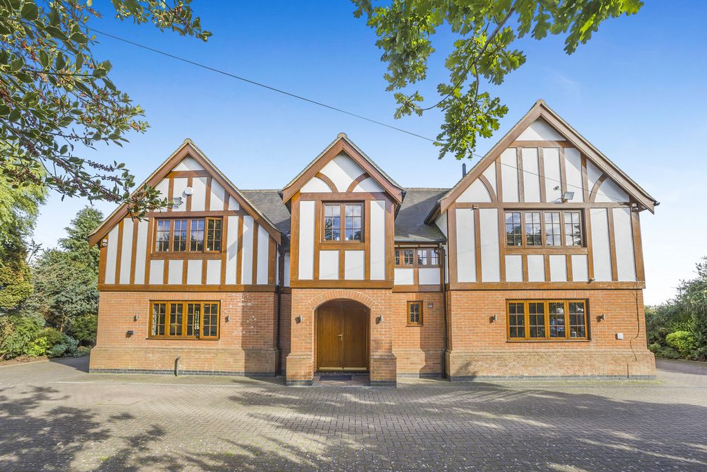 Property photo 1 of 39