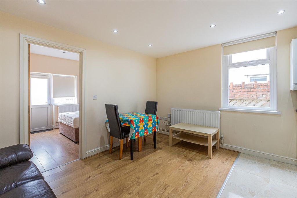 Property photo 3 of 8 274, 1-2.Jpg