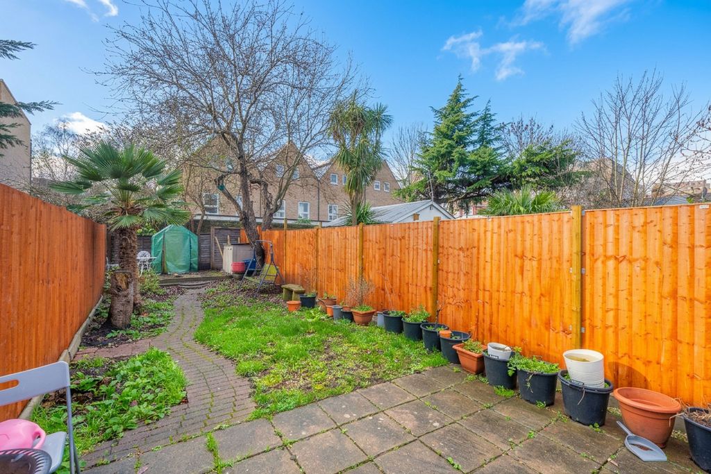 Property photo 2 of 9