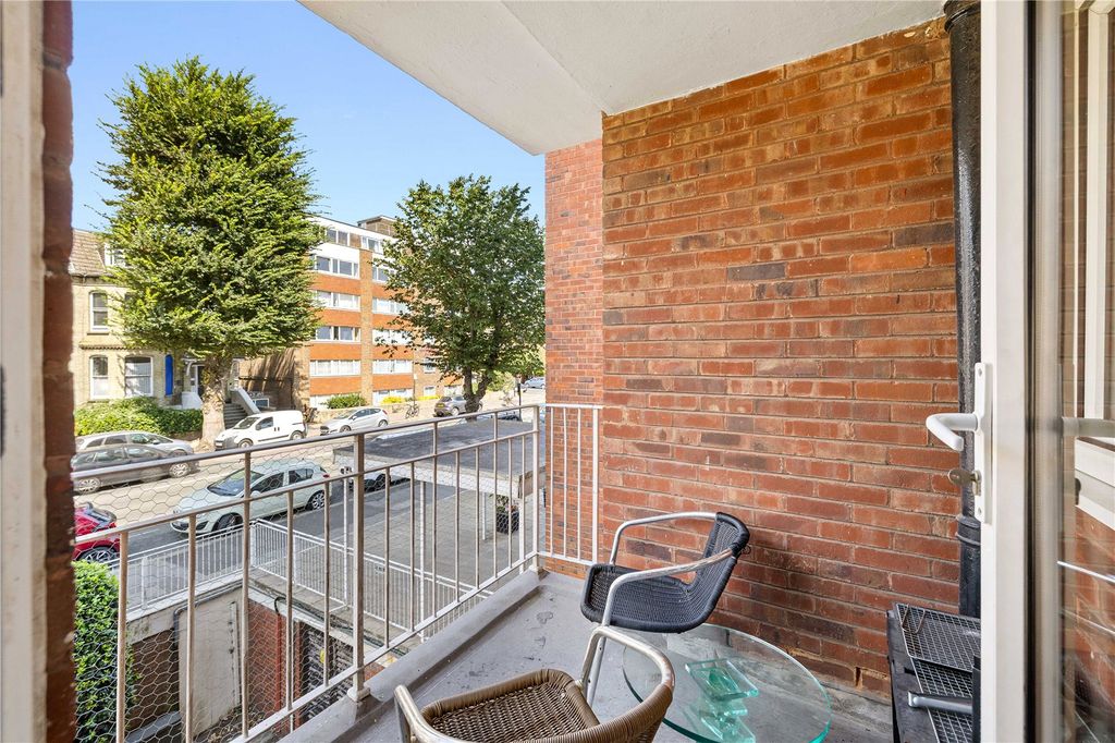 Property photo 2 of 11 Picture No. 08