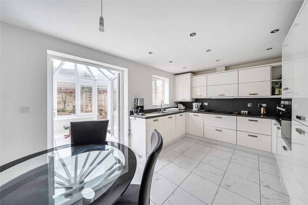 Property photo 2 of 20 Picture No. 08