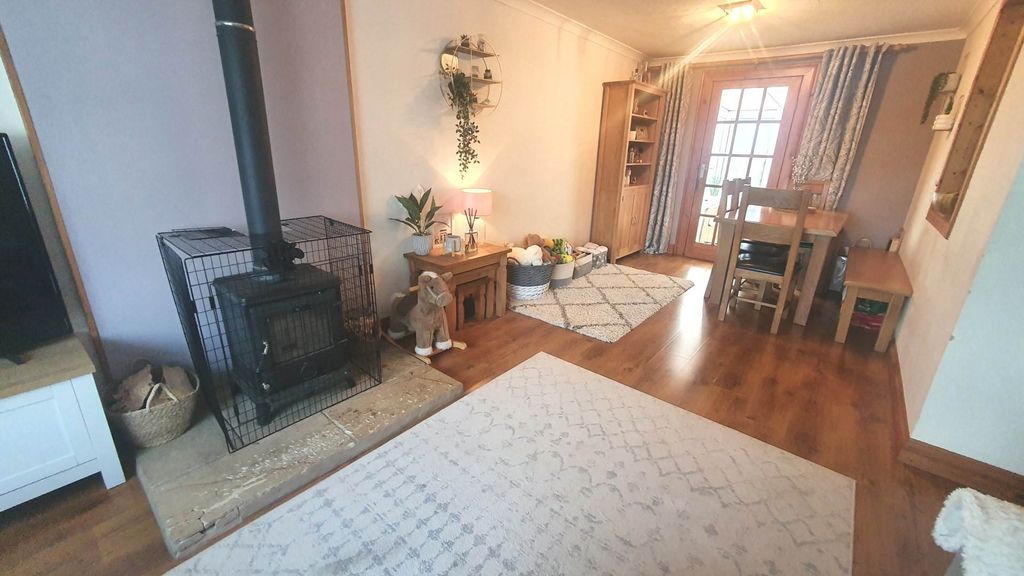 Property photo 3 of 23