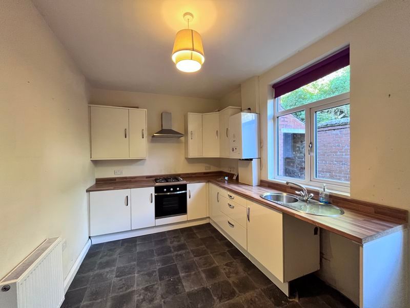 Property photo 3 of 10 Dining Kitchen