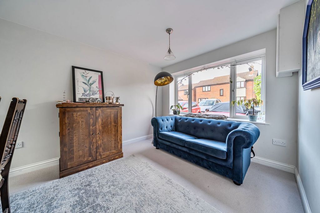 Property photo 2 of 18