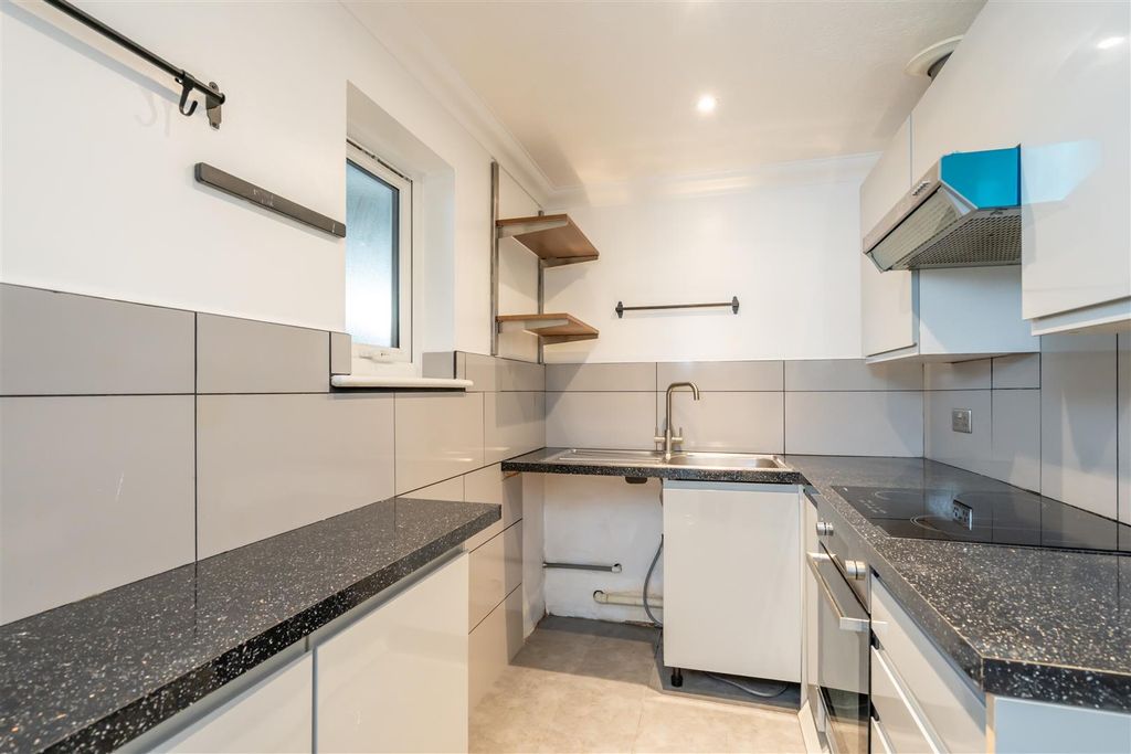 Property photo 2 of 8 Kitchen.Jpg
