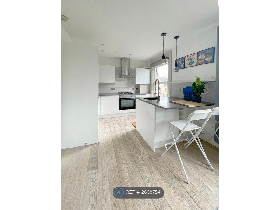 Property photo 3 of 15 Kitchen