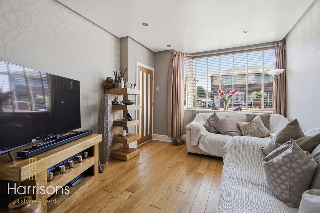 Property photo 2 of 30 5305902