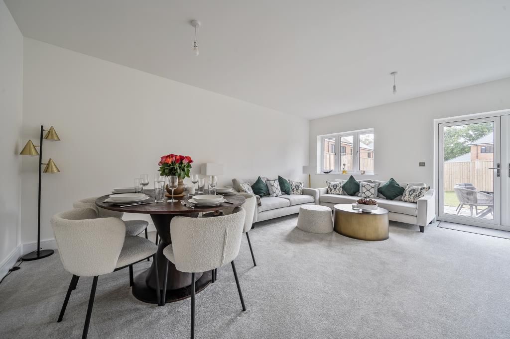 Property photo 2 of 18 Living Room