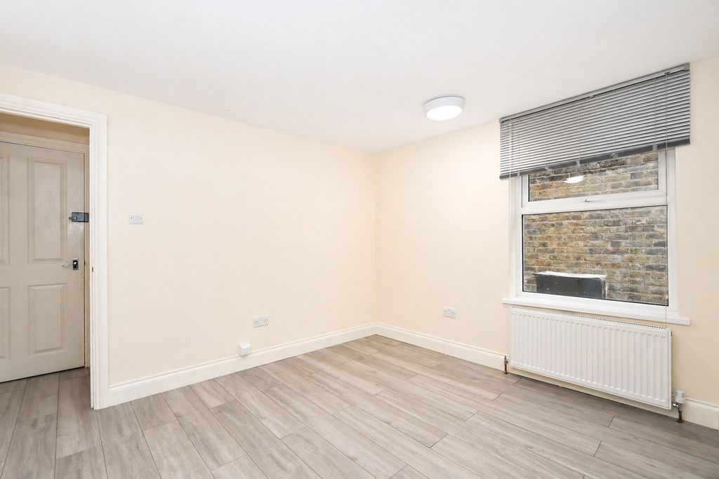 Property photo 2 of 7 5124621