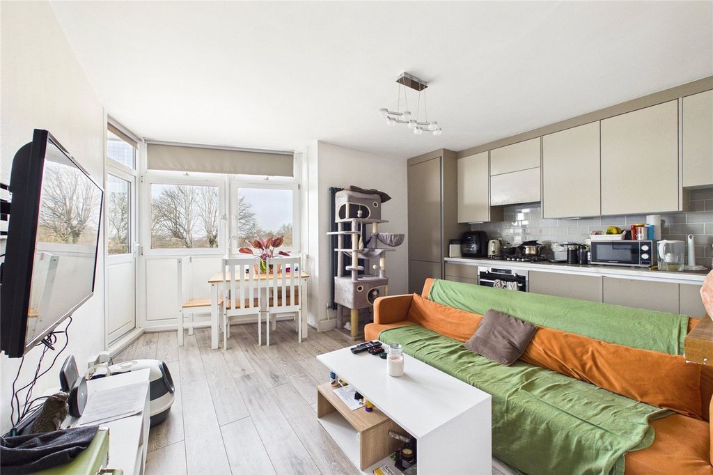 Property photo 2 of 12 Picture No. 08