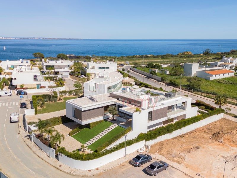 Property photo 2 of 45