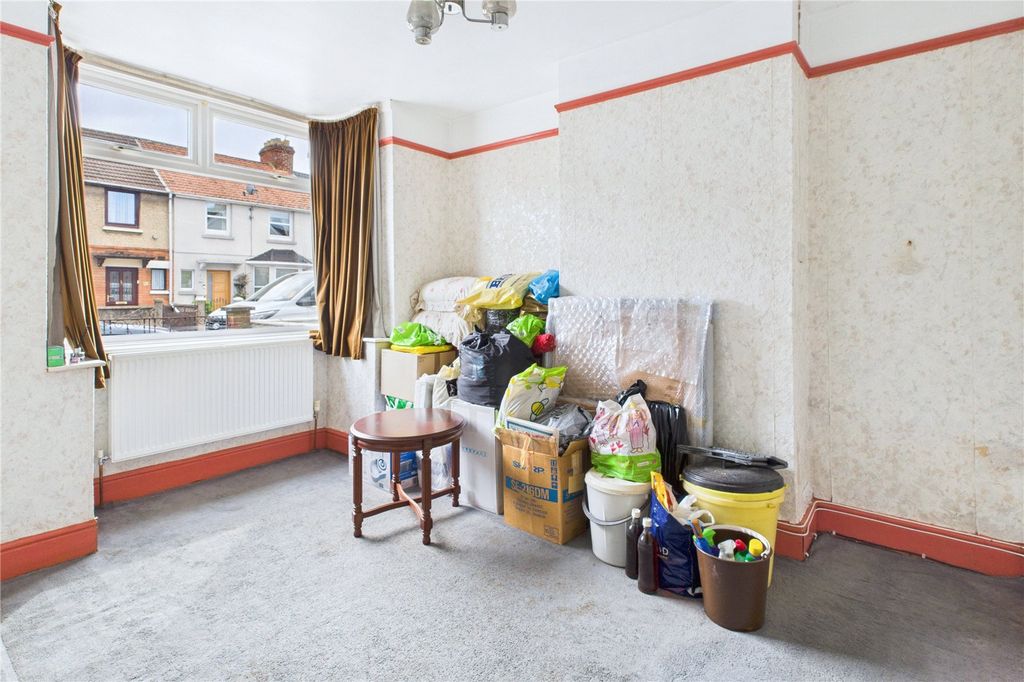 Property photo 3 of 18 Picture No. 01
