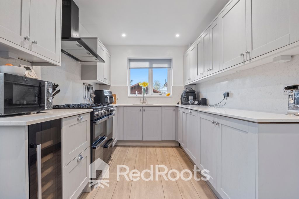 Property photo 3 of 27 5033674