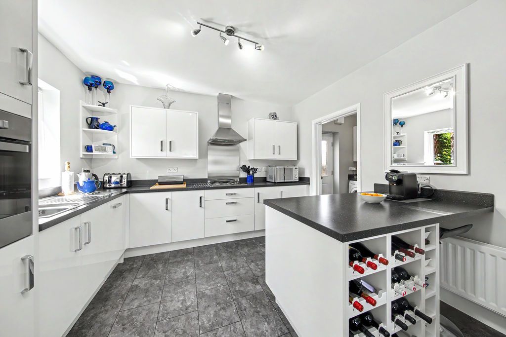 Property photo 3 of 36 Kitchen