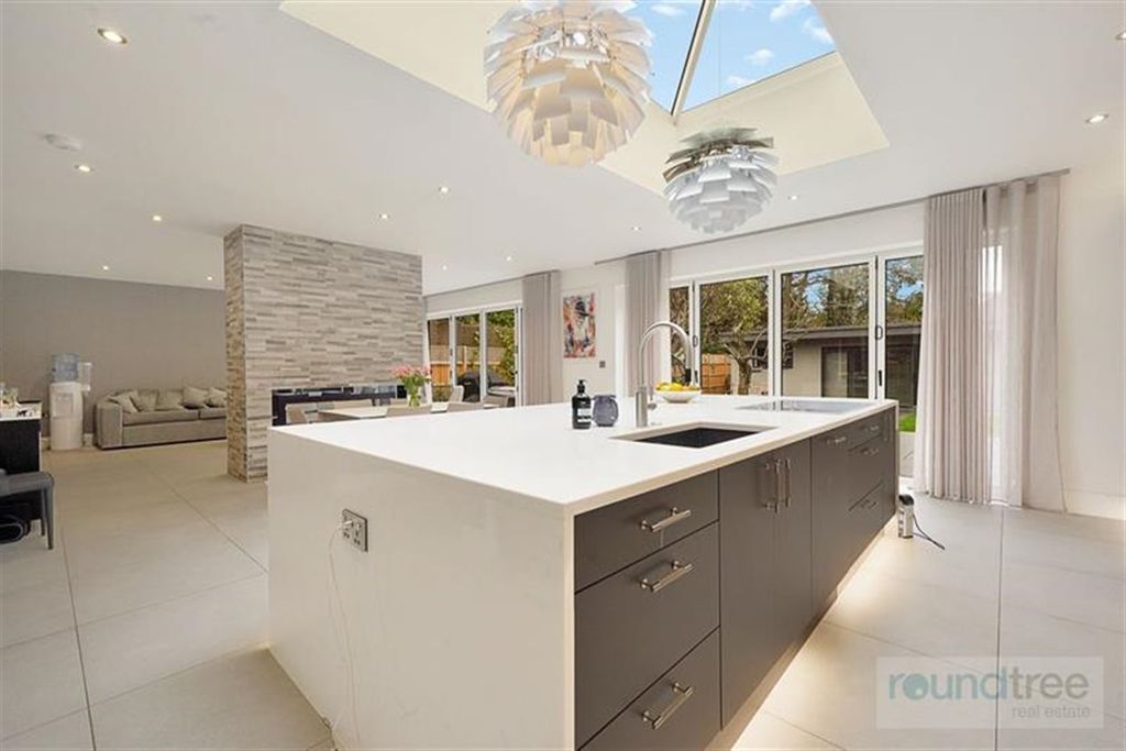 Property photo 1 of 14 (Main)