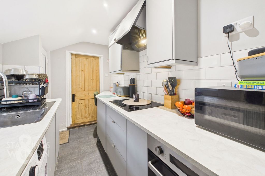 Property photo 3 of 15