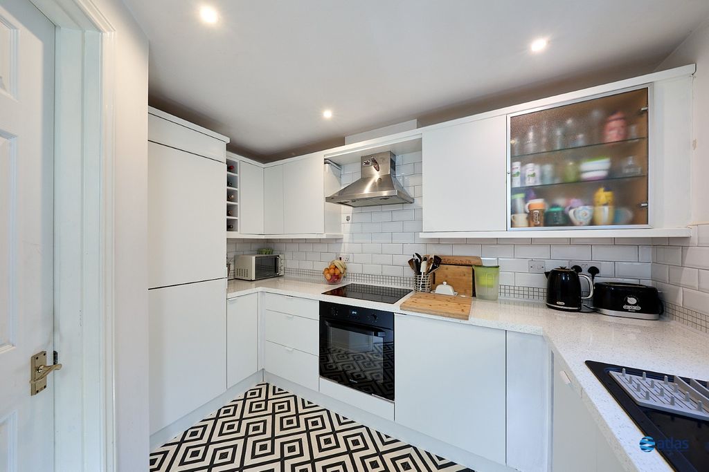 Property photo 2 of 17 Kitchen