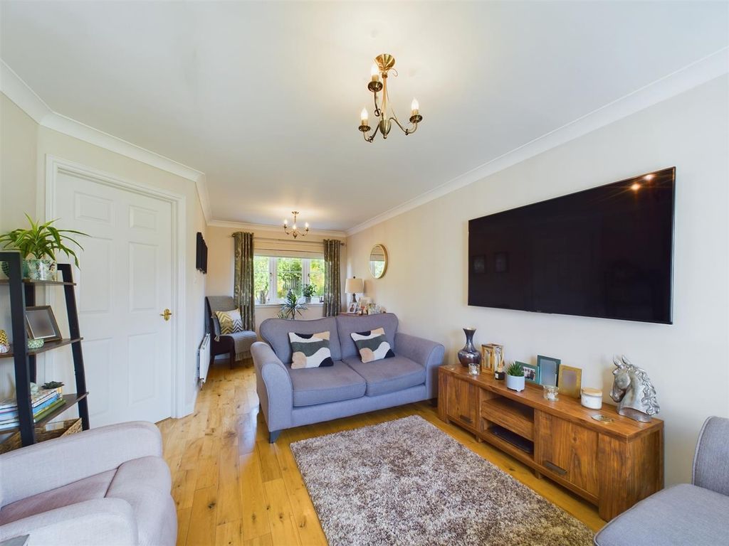 Property photo 3 of 16 Cam01486G0-Pr0496-Still004.Jpg