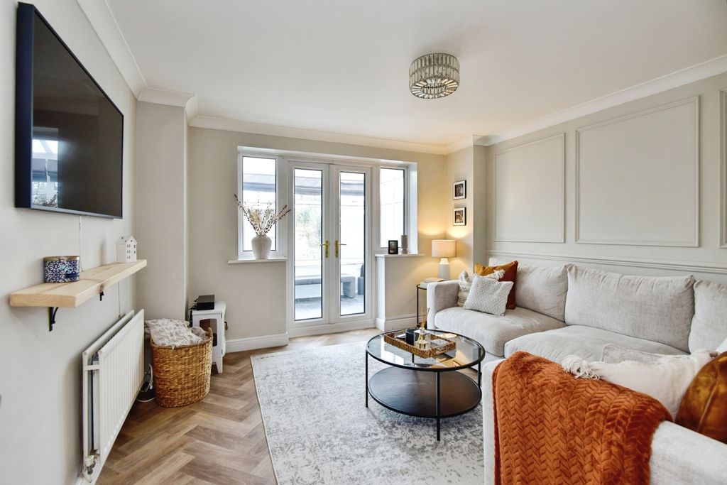 Property photo 2 of 26 Pbox-Img.Jpg