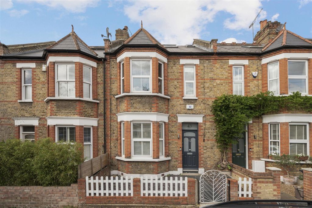 Property photo 1 of 13 43 Trewince Road,3.Jpg