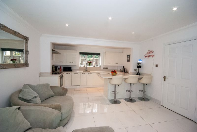 Property photo 2 of 14 Lounge/Kitchen