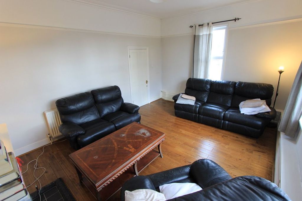 Property photo 3 of 25