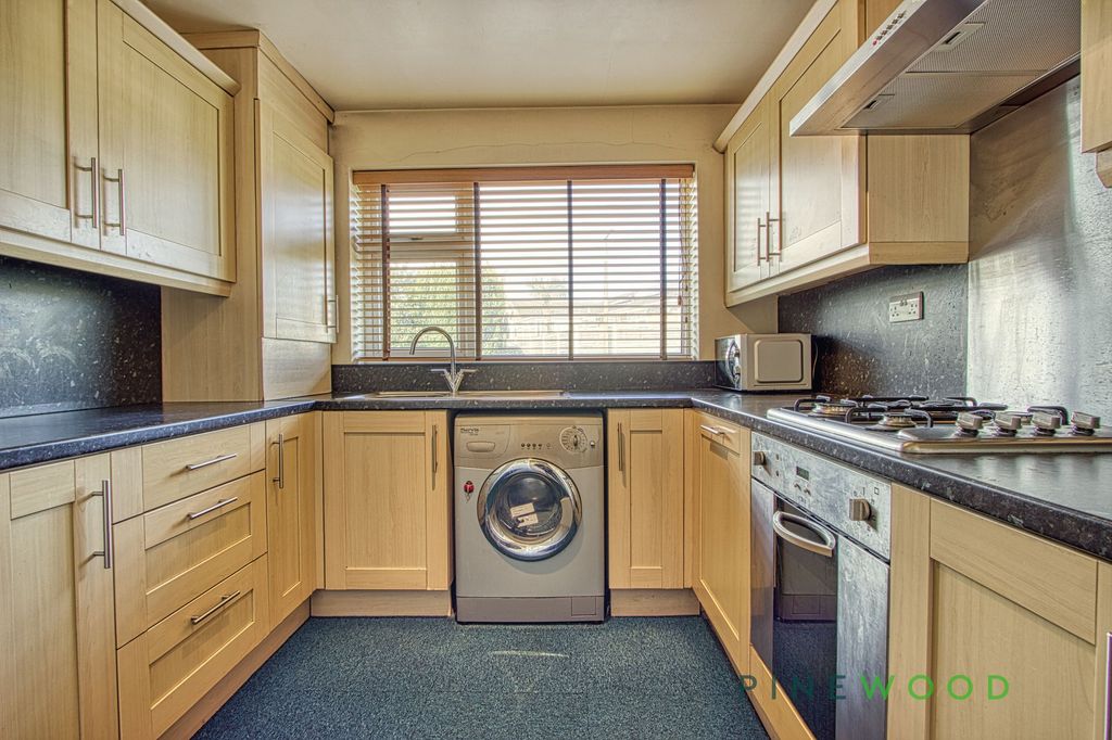 Property photo 3 of 15 Kitchen