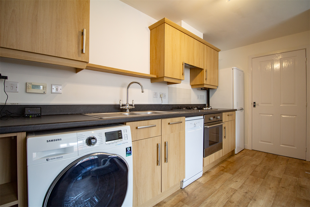 Property photo 2 of 29 Kitchen