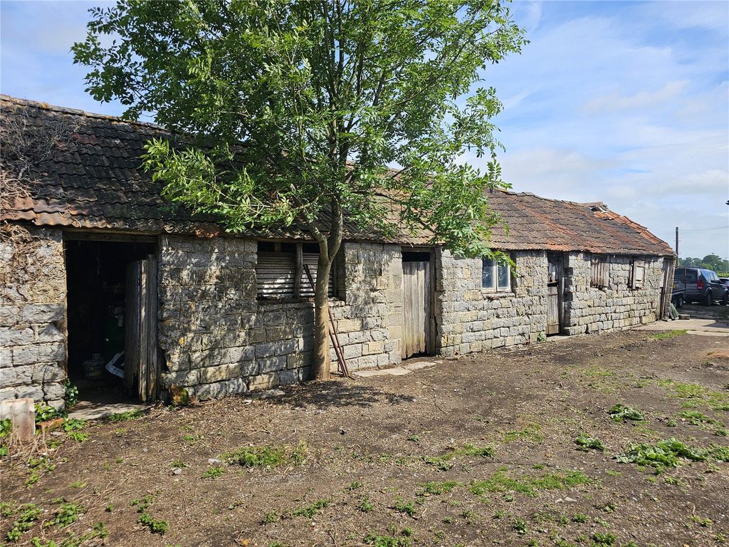 Property photo 2 of 28 Picture No. 25