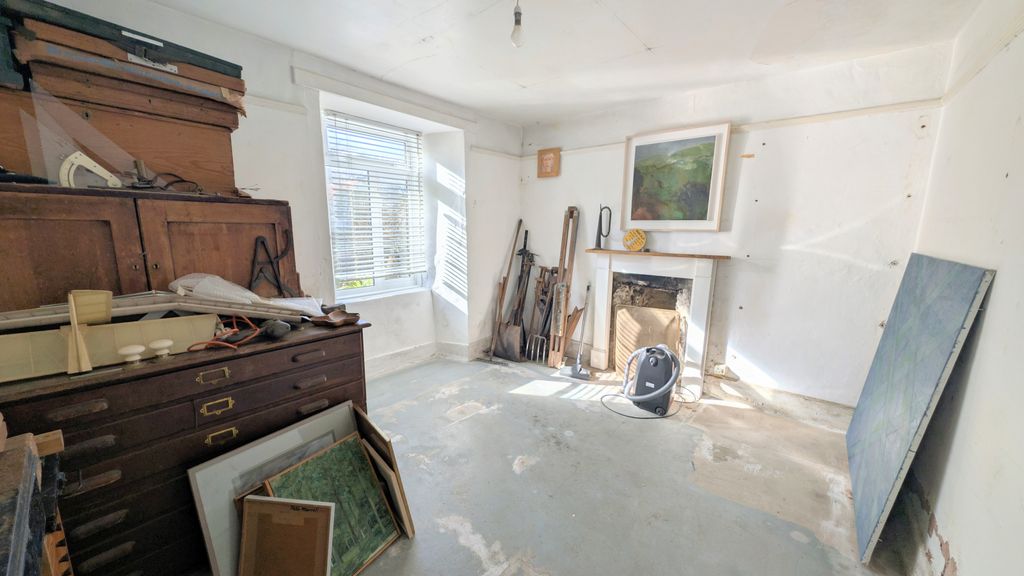 Property photo 2 of 11 Gallery