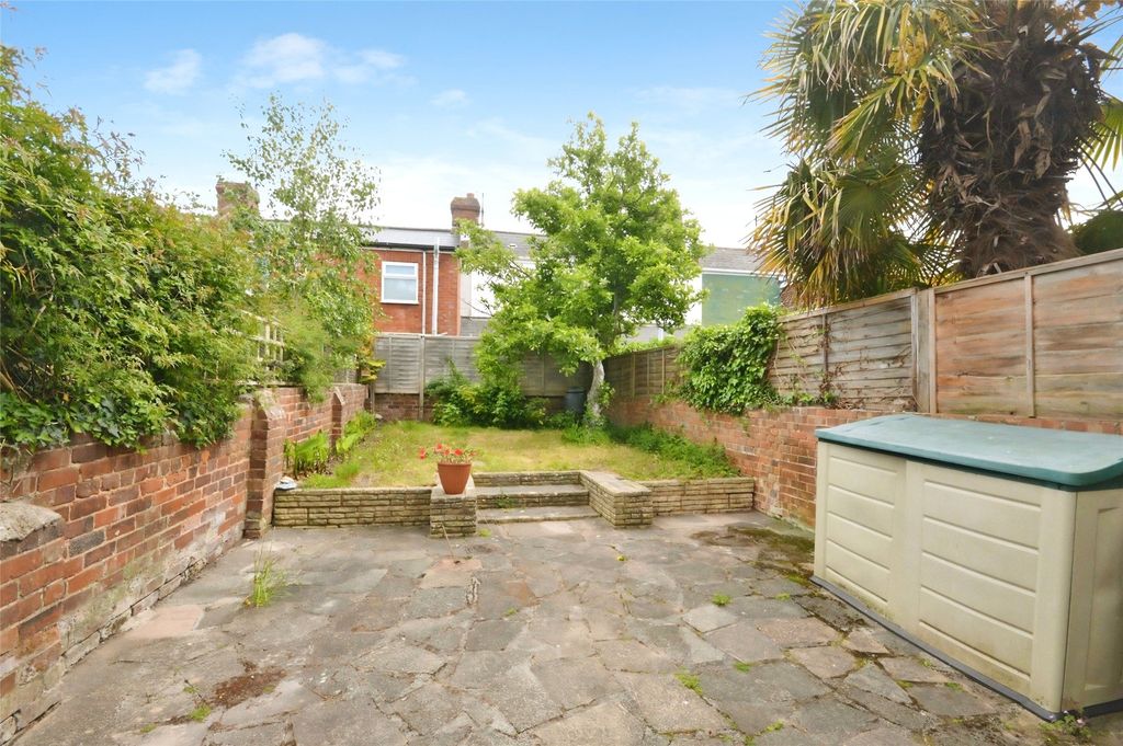 Property photo 2 of 14 2 - Garden