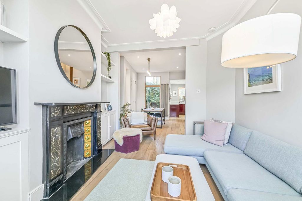 Property photo 2 of 16