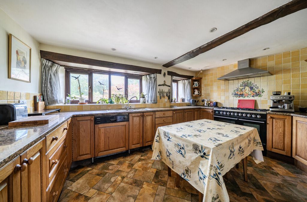 Property photo 3 of 22 Kitchen
