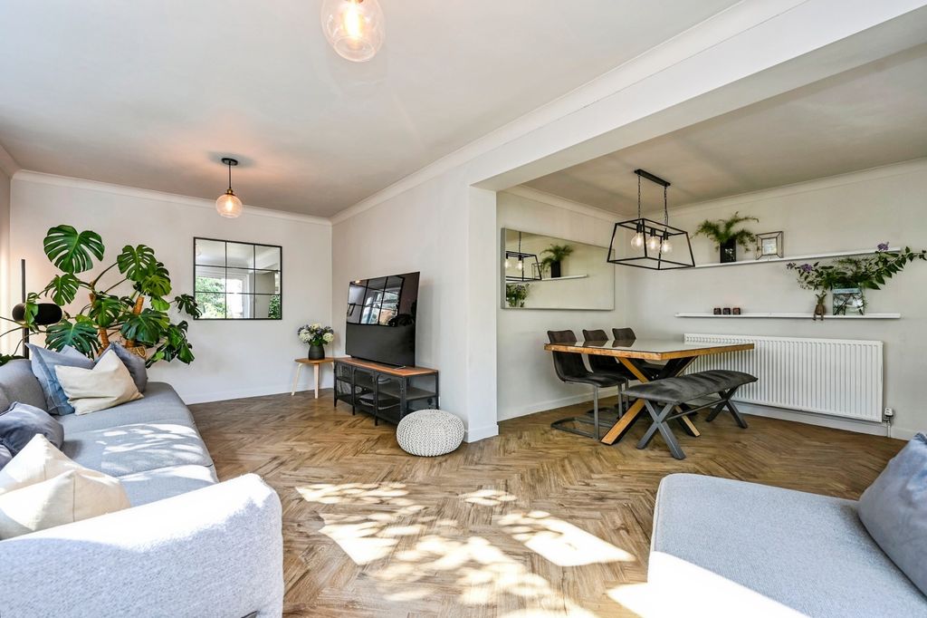 Property photo 2 of 20 Pbox-Img.Jpg