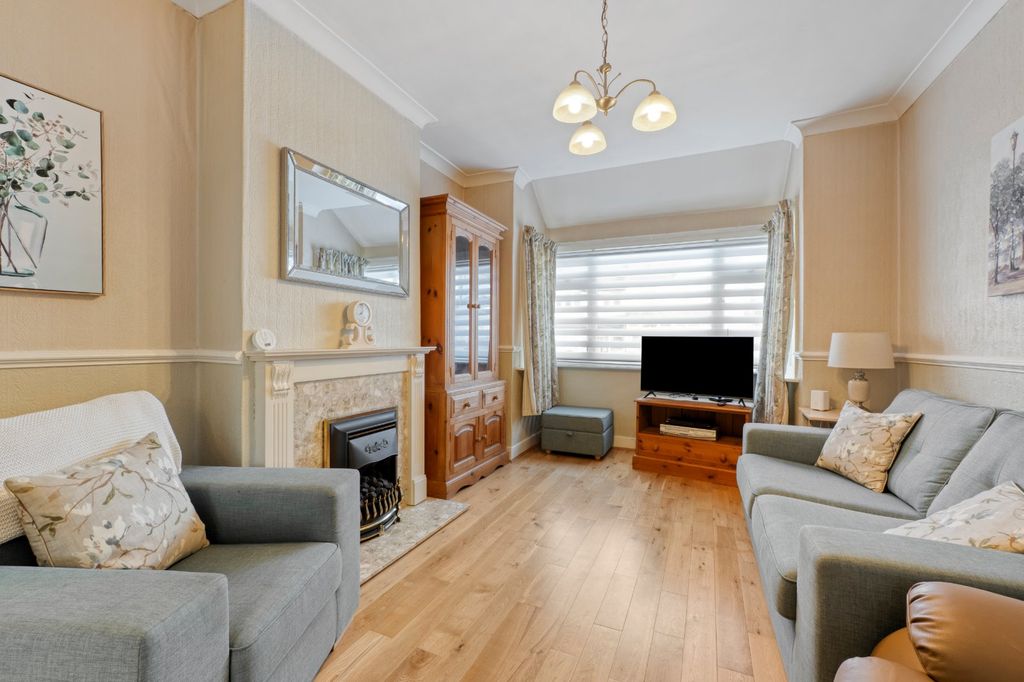 Property photo 3 of 27 Picture No. 07