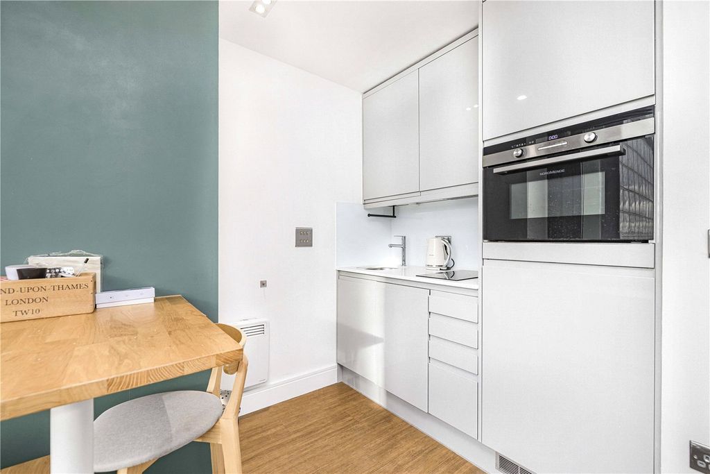 Property photo 3 of 18 Picture No. 12