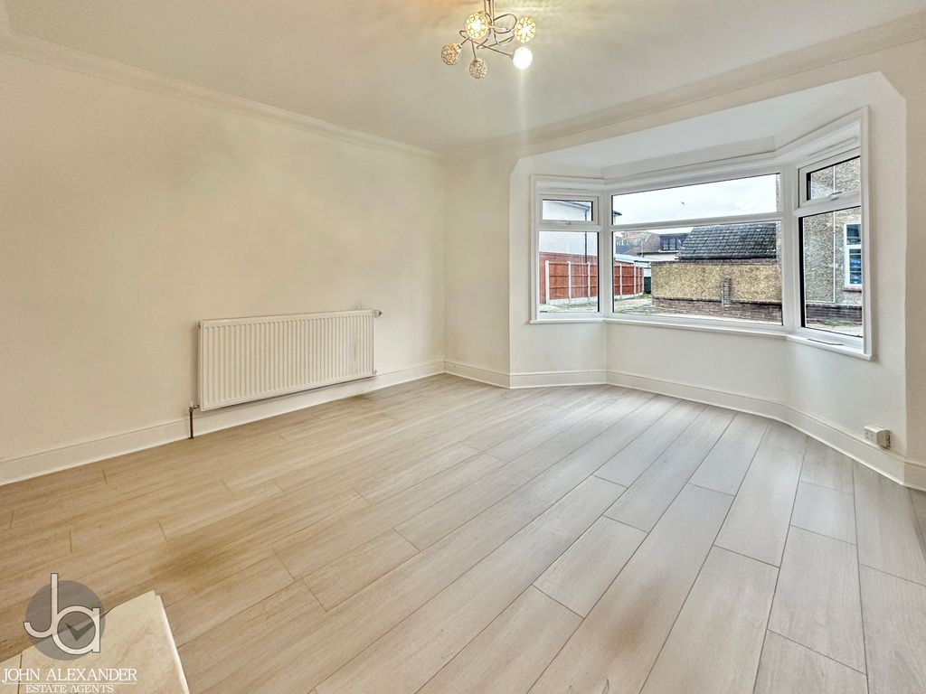 Property photo 3 of 12 20251215_143824635_0.5