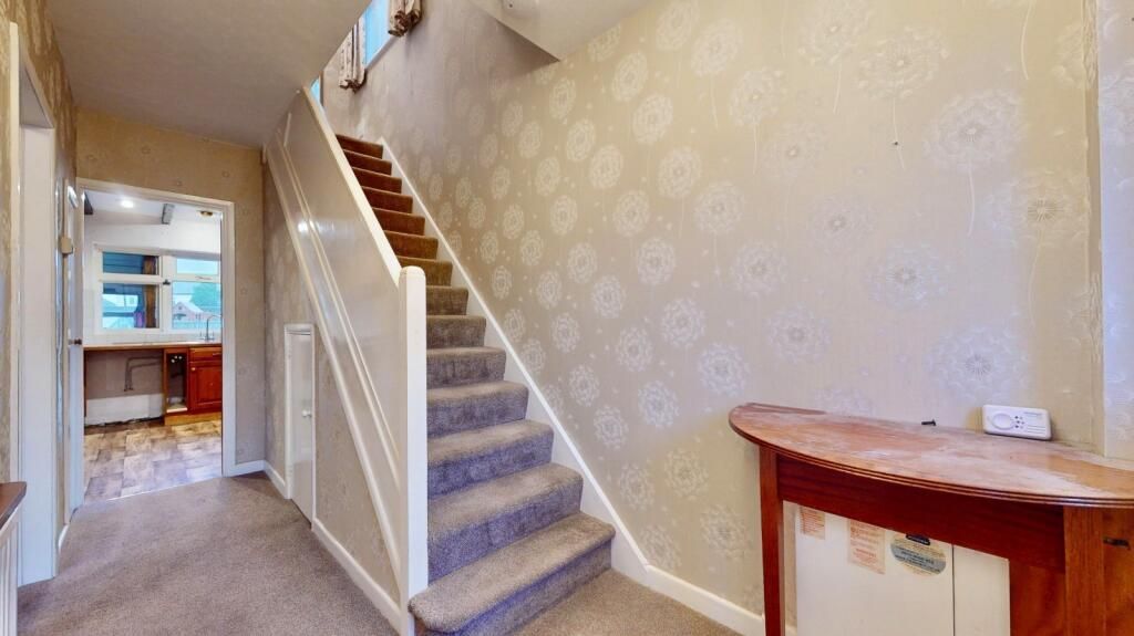 Property photo 2 of 13 Hallway 2.0