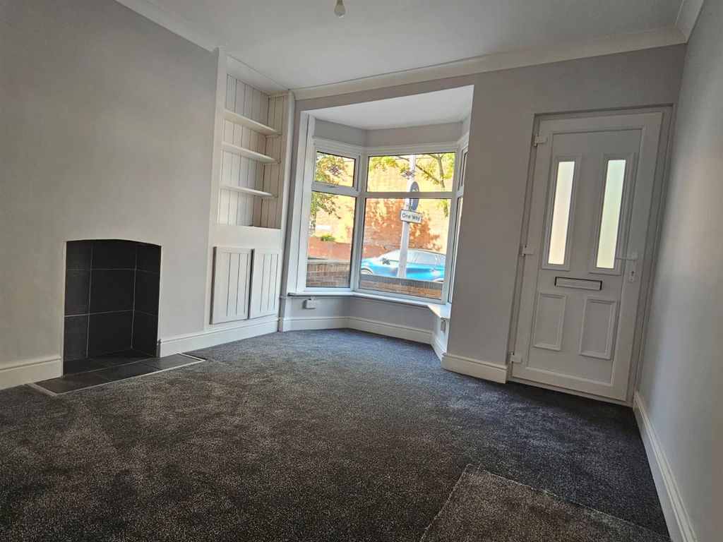 Property photo 3 of 12 E3Fe8F44-48Ae-4Cdc-Aca1-De07c42Fbaba.Jpg