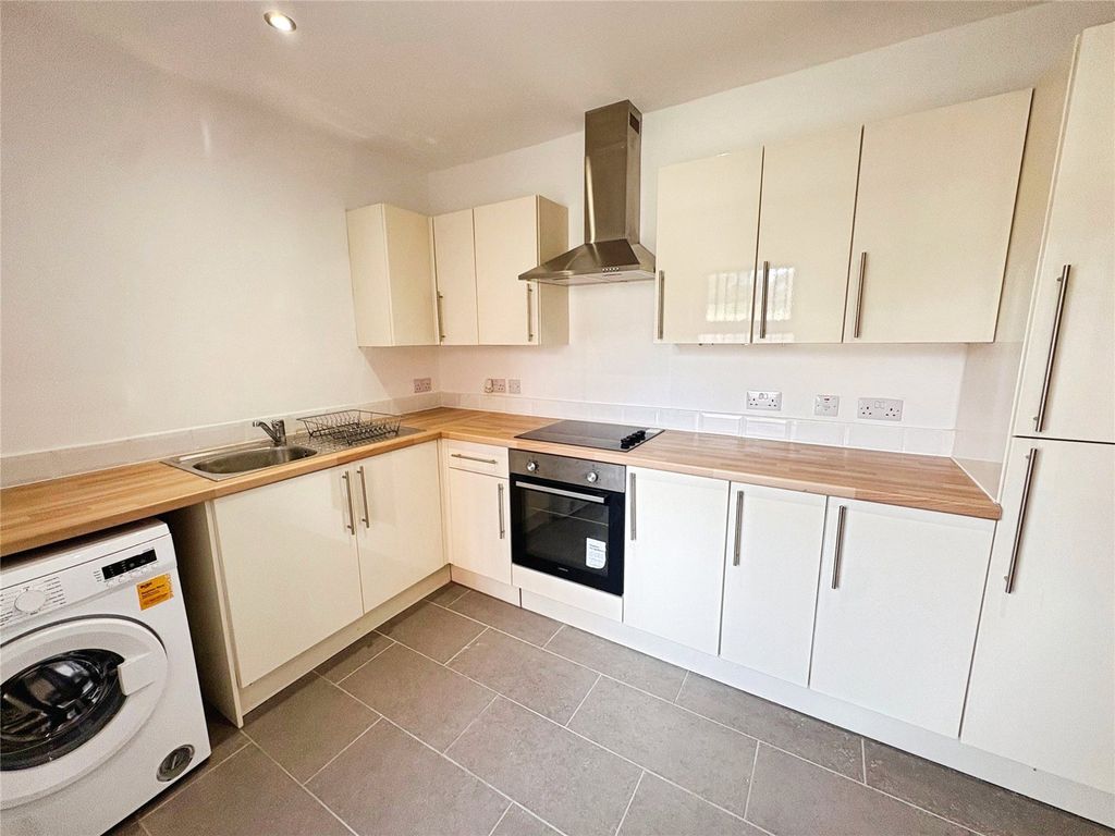 Property photo 2 of 12 Kitchen No. 02