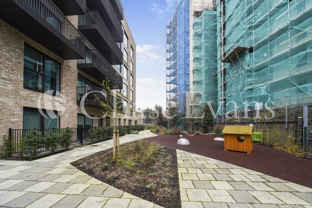 Property photo 3 of 6 Dundee House, West E