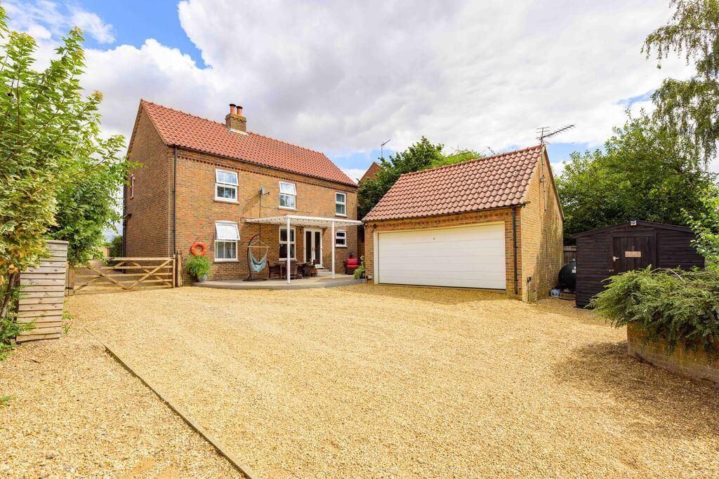 Property photo 2 of 35