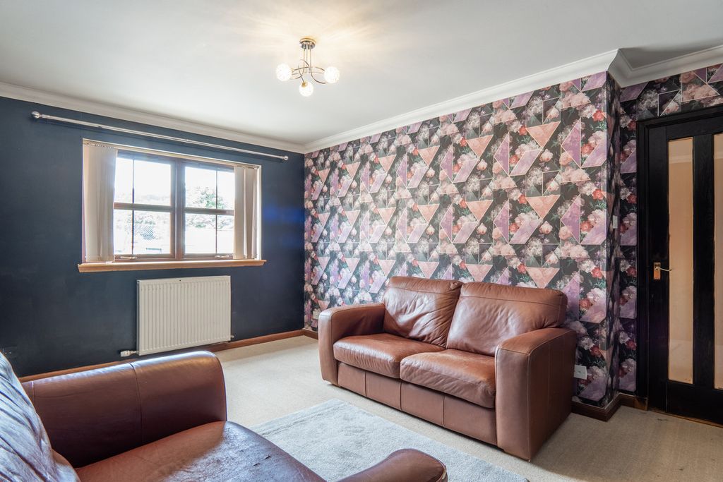 Property photo 2 of 37