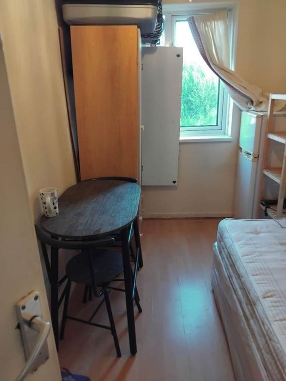 Property photo 2 of 3