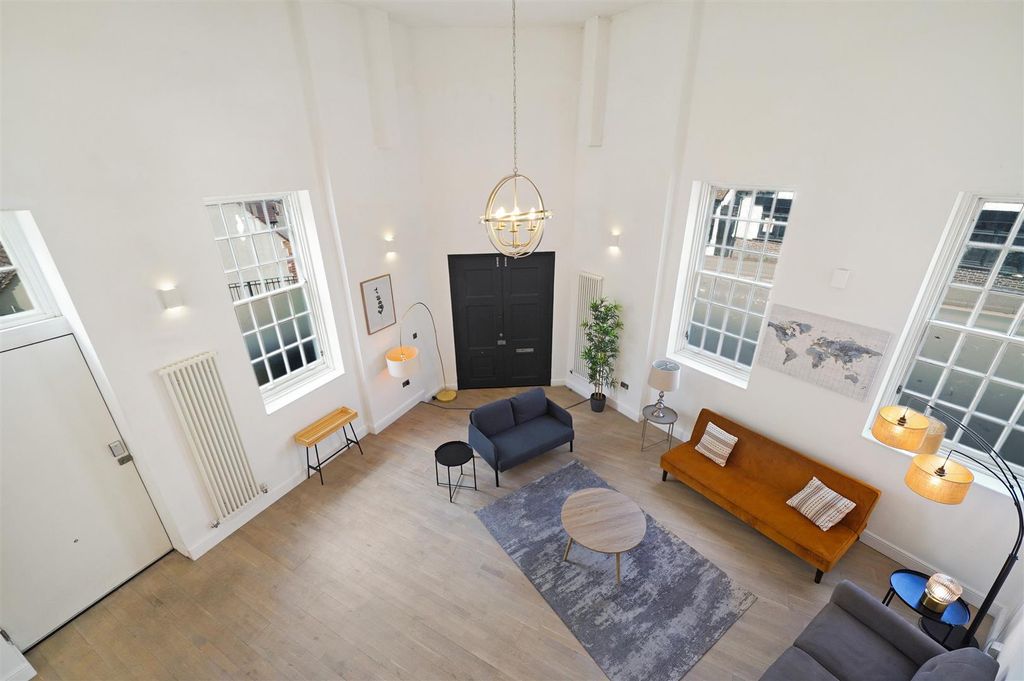 Property photo 3 of 16 Flat 1, Eagle House - Tsu1Fnyiu4Fiaiiezm8K.Jpg