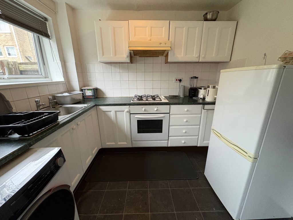 Property photo 3 of 10 Img_5943