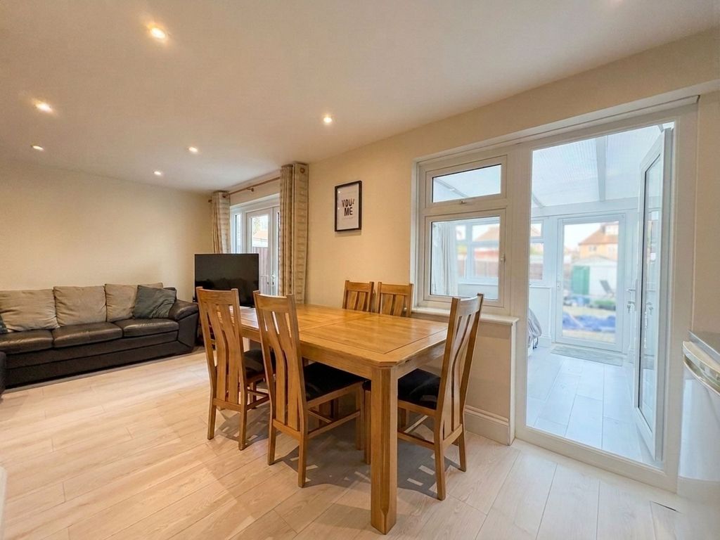 Property photo 3 of 15 Breakfast Room