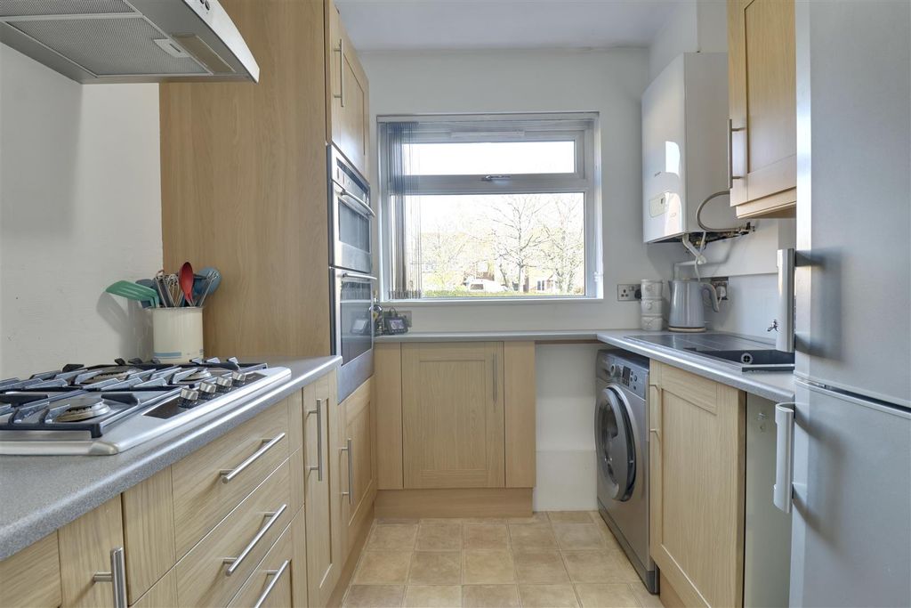 Property photo 3 of 12 Ac25B36D-9E83-4D5F-9F2C-C391Af9A005C_1_201_A.Jpeg