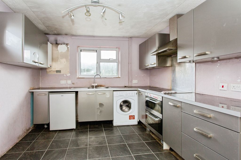 Property photo 3 of 14